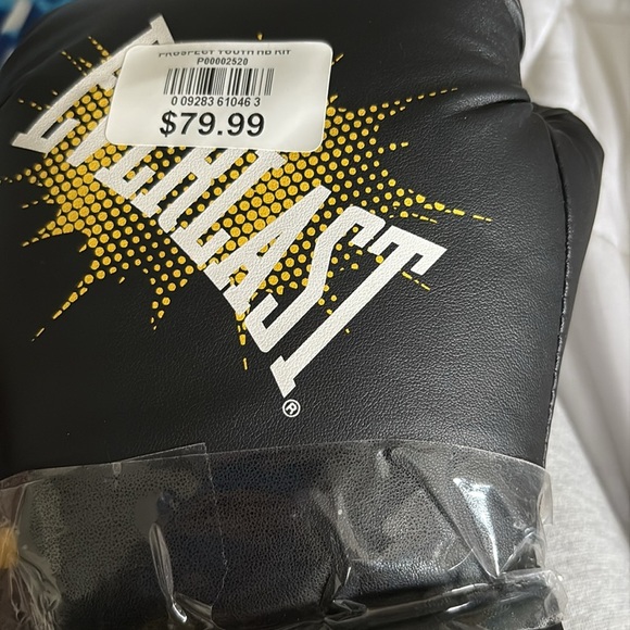Everlast Youth Training Gloves. NWT! - Picture 3 of 3